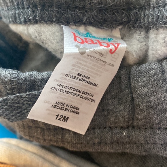 NEW! 3pc Disney Boys Bundle Set. Mickey Mouse Sweat Shirt, Pants & Sunglasses - Picture 6 of 6